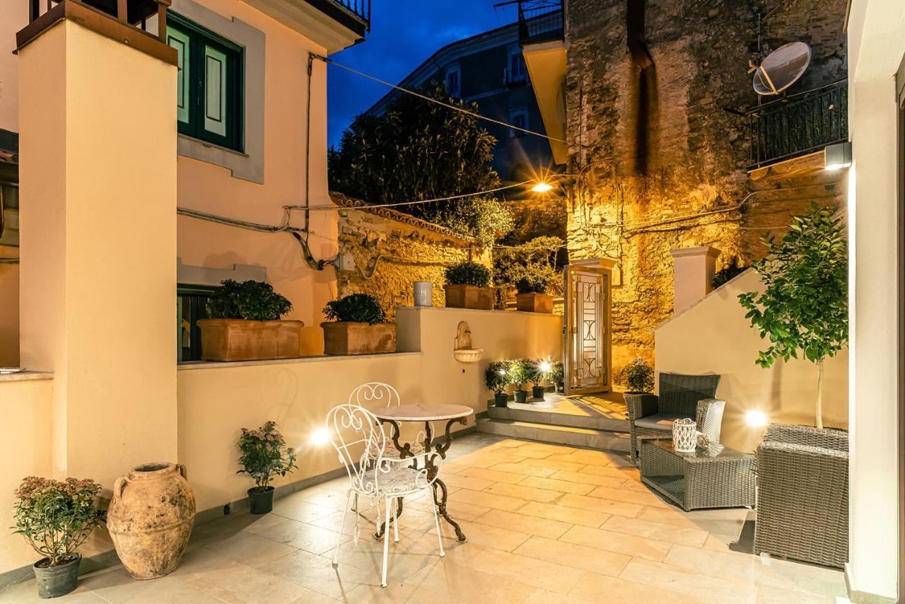 Bed and Breakfast De Gulia Charme And Relax Castellabate Exterior foto