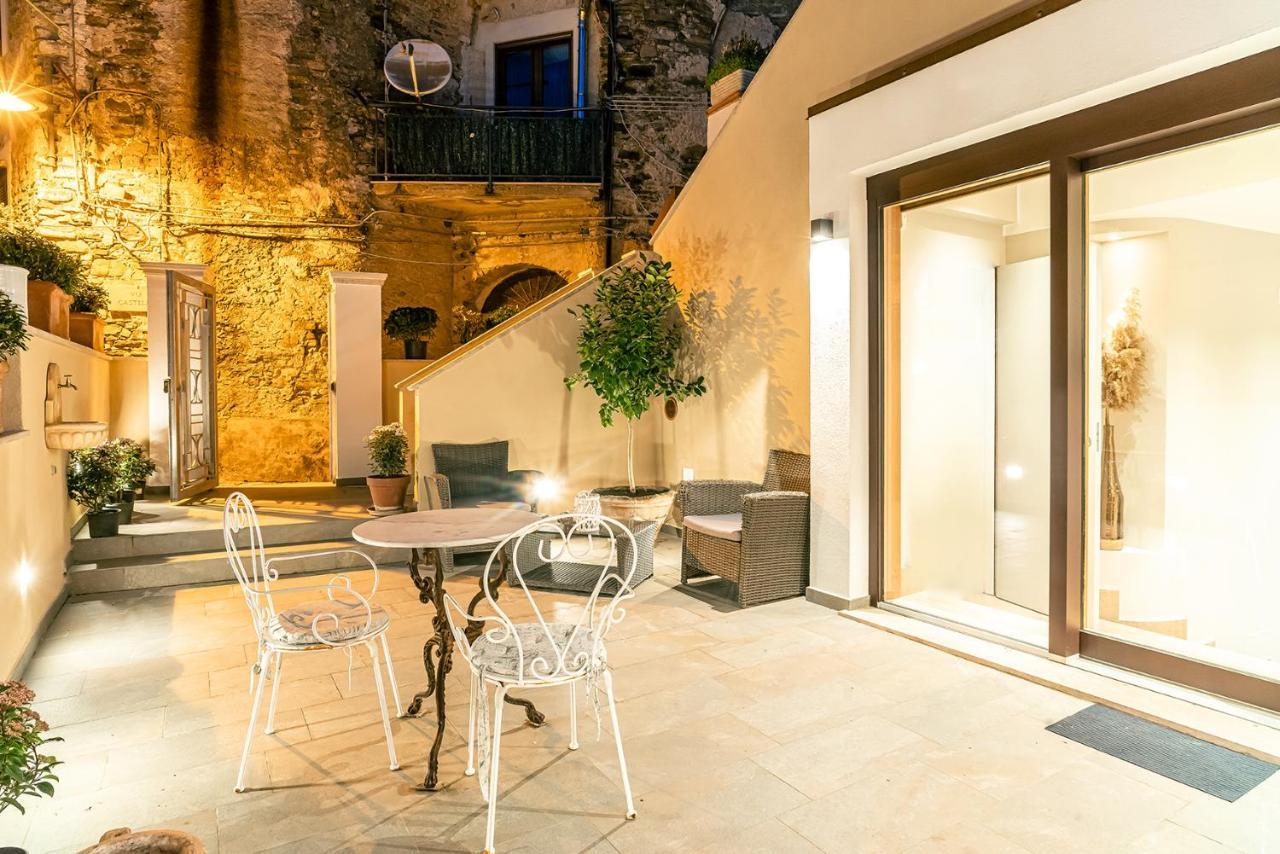 Bed and Breakfast De Gulia Charme And Relax Castellabate Exterior foto